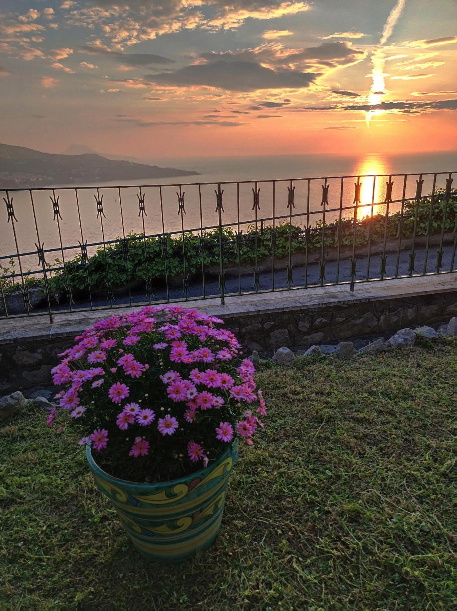 Giardino 21 Marzo Panzió Vico Equense Szoba fotó
